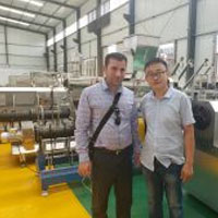 Customers visit Sunpring factory